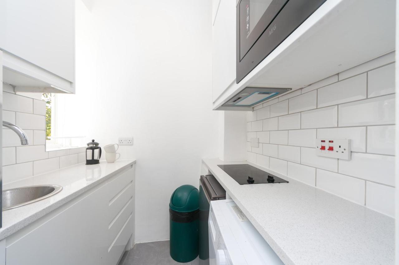 Beautifully Presented Centrally Located Studio Apartment 런던 외부 사진